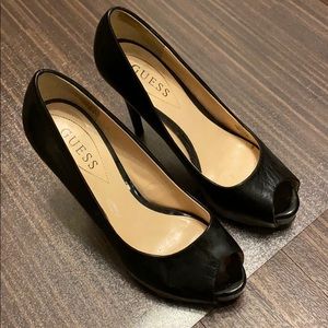 Leather peep toe pumps
